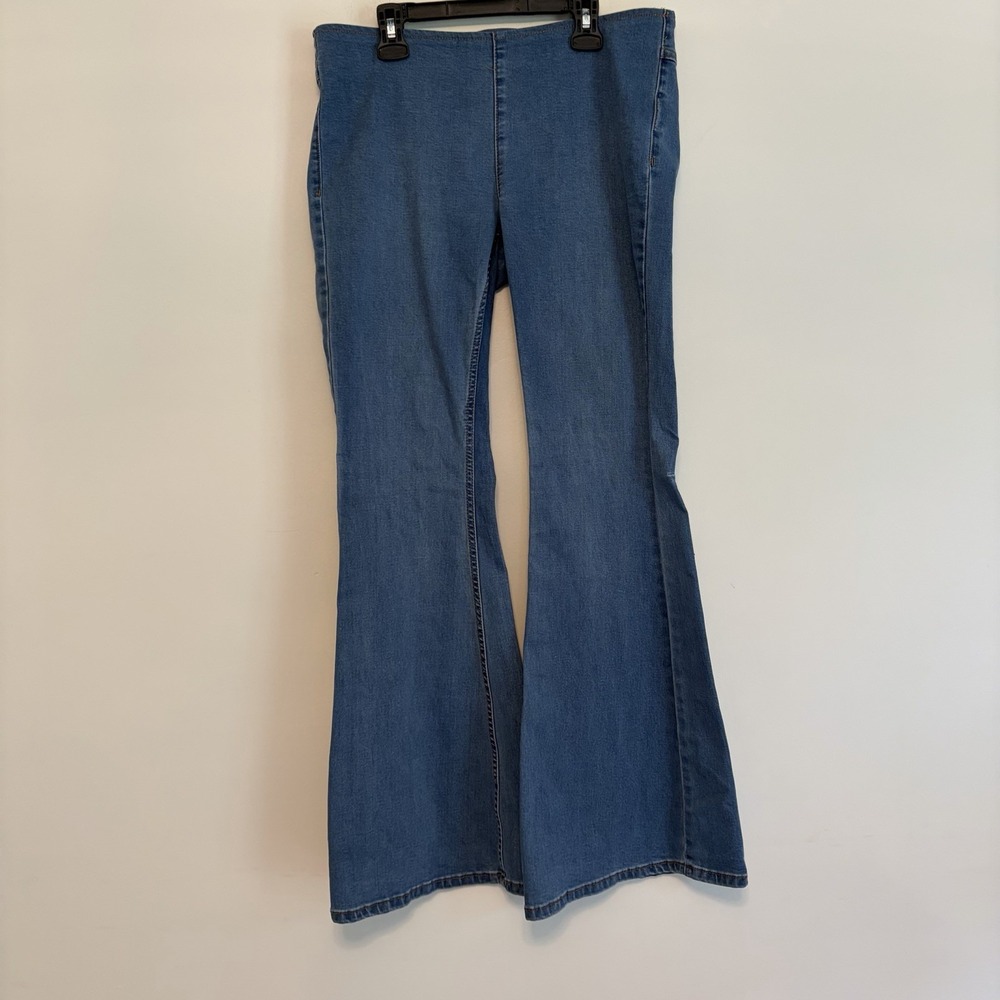 We The Free Sz 29 Short Blue Denim Flare Jeans Elastic Hippie Boho Pull On
